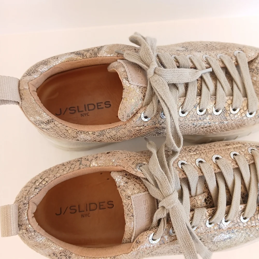 J Slides Roger Platform Leather Embossed Sneakers
